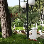 Greif Отель